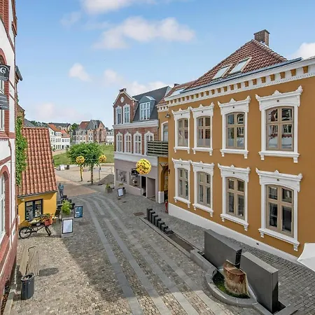 דירה Two-bedroom In