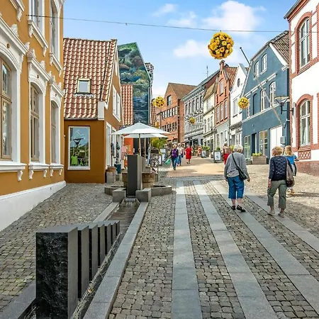 דירה Two-bedroom In