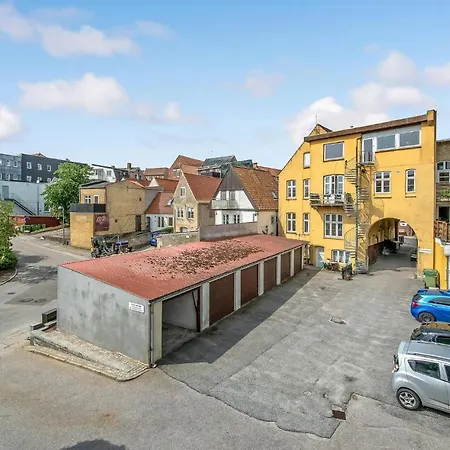 Two-bedroom In דירה *